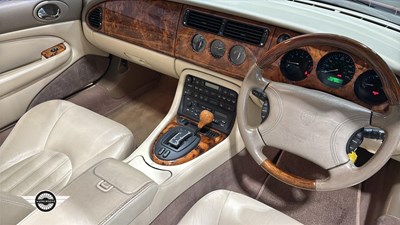 Lot 225 - 1997 JAGUAR XK8 CONVERTIBLE AUTO