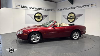 Lot 225 - 1997 JAGUAR XK8 CONVERTIBLE AUTO