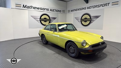 Lot 808 - 1975 MG B