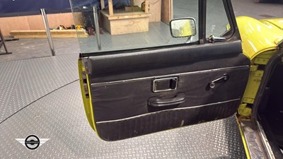 Lot 808 - 1975 MG B