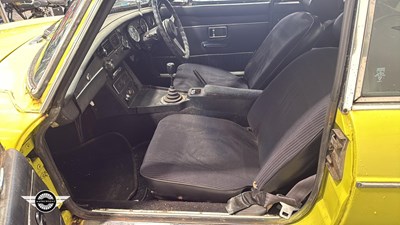 Lot 808 - 1975 MG B