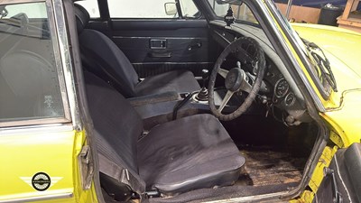 Lot 808 - 1975 MG B