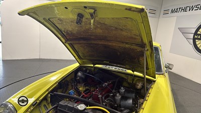Lot 808 - 1975 MG B