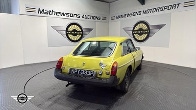 Lot 808 - 1975 MG B