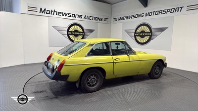 Lot 808 - 1975 MG B