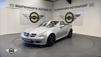 Lot 82 - 2006 MERCEDES SLK 350 AUTO