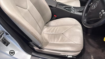 Lot 82 - 2006 MERCEDES SLK 350 AUTO