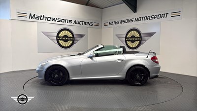 Lot 82 - 2006 MERCEDES SLK 350 AUTO