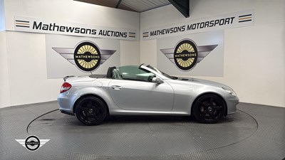 Lot 82 - 2006 MERCEDES SLK 350 AUTO