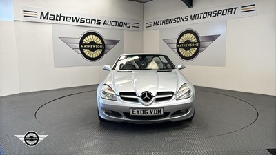 Lot 82 - 2006 MERCEDES SLK 350 AUTO