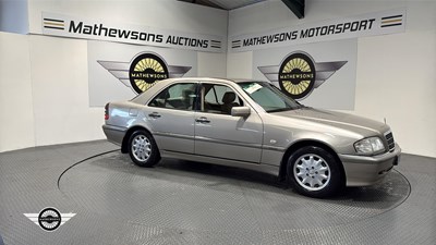 Lot 166 - 1998 MERCEDES C180 ELEGANCE AUTO