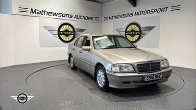 Lot 166 - 1998 MERCEDES C180 ELEGANCE AUTO