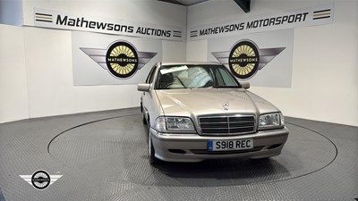 Lot 166 - 1998 MERCEDES C180 ELEGANCE AUTO