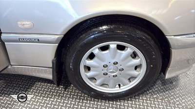 Lot 166 - 1998 MERCEDES C180 ELEGANCE AUTO
