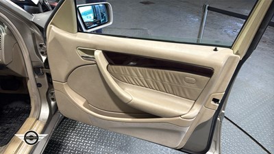 Lot 166 - 1998 MERCEDES C180 ELEGANCE AUTO