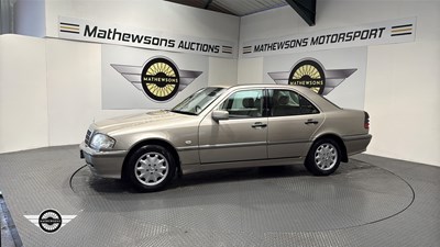Lot 166 - 1998 MERCEDES C180 ELEGANCE AUTO