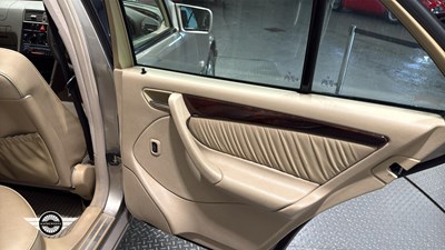 Lot 166 - 1998 MERCEDES C180 ELEGANCE AUTO