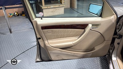 Lot 166 - 1998 MERCEDES C180 ELEGANCE AUTO