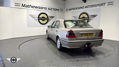 Lot 166 - 1998 MERCEDES C180 ELEGANCE AUTO