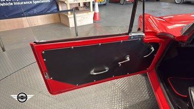 Lot 829 - 1964 SUNBEAM ALPINE