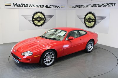 Lot 432 - 1999 JAGUAR XKR AUTO
