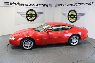 Lot 432 - 1999 JAGUAR XKR AUTO