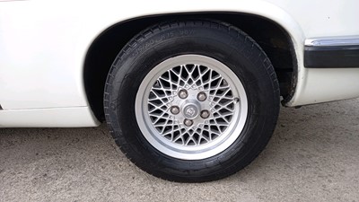 Lot 87 - 1992 JAGUAR XJ-S 4.0
