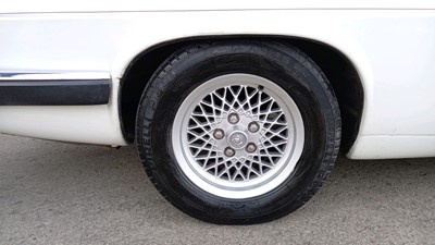 Lot 87 - 1992 JAGUAR XJ-S 4.0