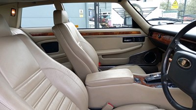 Lot 87 - 1992 JAGUAR XJ-S 4.0