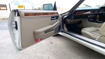 Lot 87 - 1992 JAGUAR XJ-S 4.0