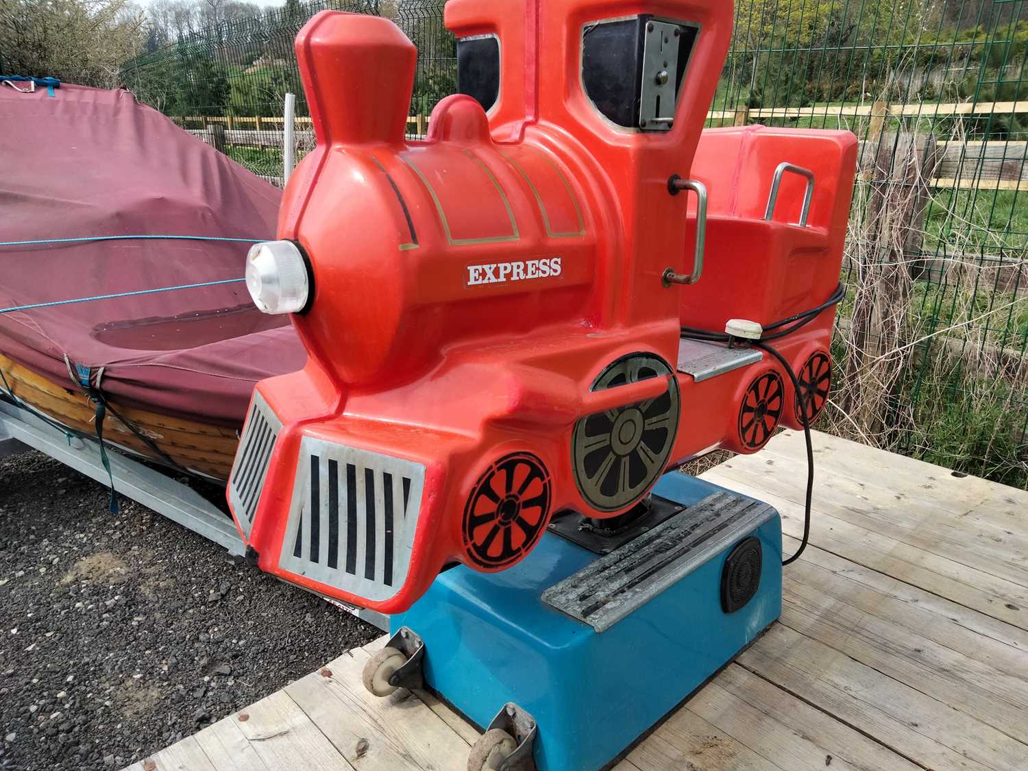 Lot 154 - TRAIN COIN RIDE