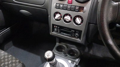 Lot 80 - 2005 MG ZR 105