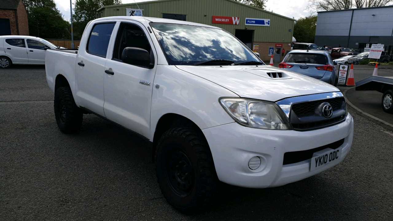 Lot 396 - 2010 TOYOTA HILUX