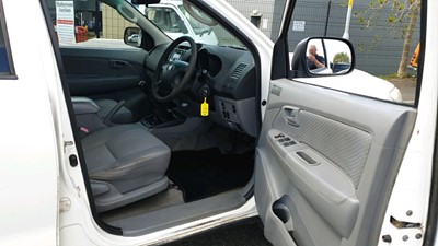 Lot 396 - 2010 TOYOTA HILUX
