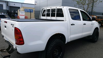 Lot 396 - 2010 TOYOTA HILUX