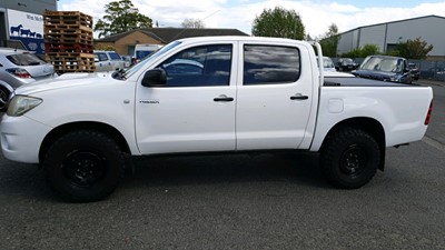 Lot 396 - 2010 TOYOTA HILUX