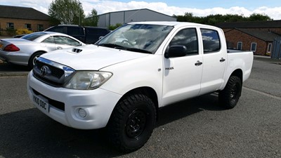 Lot 396 - 2010 TOYOTA HILUX
