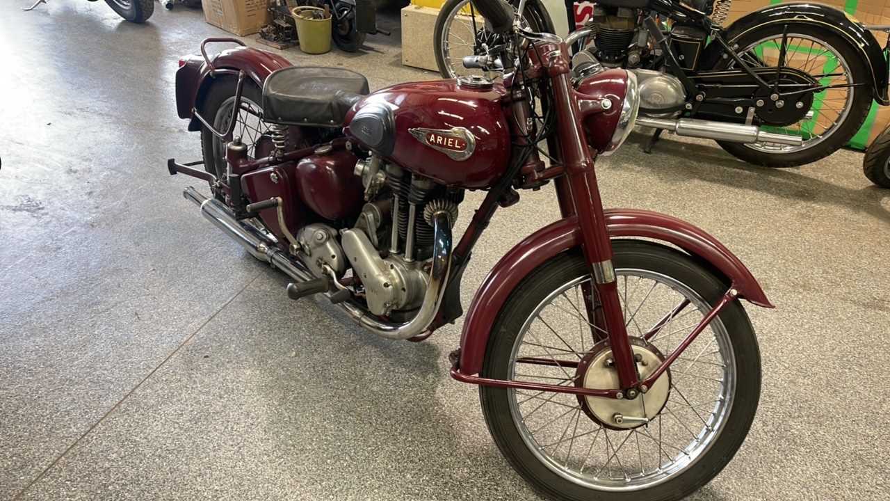 Lot 128 - 1952 ARIEL 500 RED HUNTER