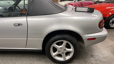 Lot 302 - 2001 MAZDA EUNOS ROADSTER MX5