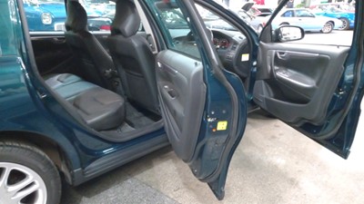 Lot 308 - 2002 VOLVO V70 SE AUTO