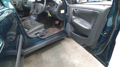 Lot 308 - 2002 VOLVO V70 SE AUTO