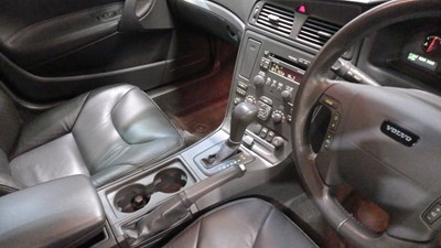 Lot 308 - 2002 VOLVO V70 SE AUTO