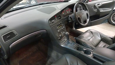 Lot 308 - 2002 VOLVO V70 SE AUTO
