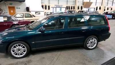 Lot 308 - 2002 VOLVO V70 SE AUTO