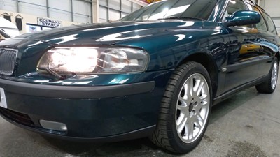 Lot 308 - 2002 VOLVO V70 SE AUTO