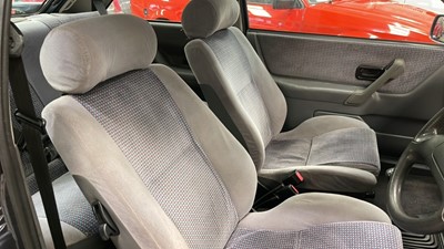 Lot 328 - 1989 FORD ESCORT XR3 INJ