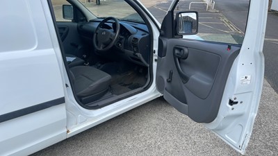 Lot 512 - 2005 VAUXHALL COMBO 2000 CDTI 16V