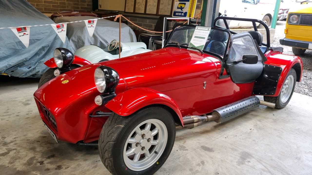 Lot 34 - 2000 CATERHAM