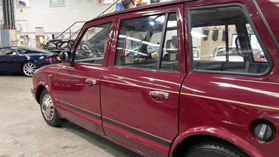 Lot 180 - 2000 METROCAB TAXI TTT
