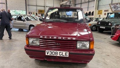 Lot 180 - 2000 METROCAB TAXI TTT